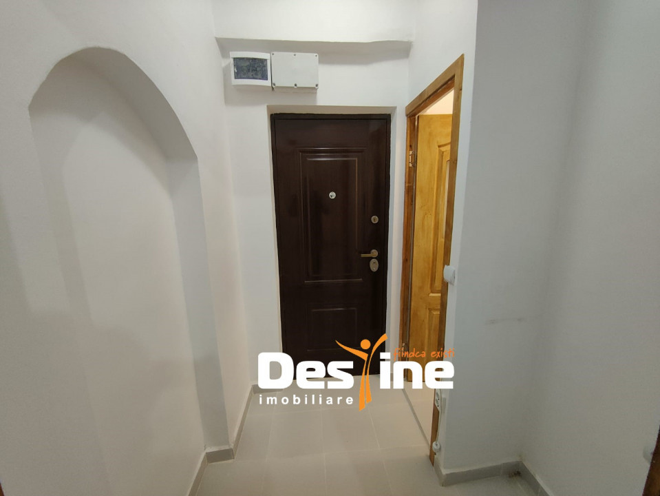 Garsonieră 16 mp + boxă 4 mp, COMPLET RENOVATĂ - Bularga