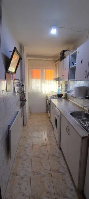 APARTAMENT 3 CAMERE DE VANZARE DRUMUL TABEREI, RAUL DOAMNEI