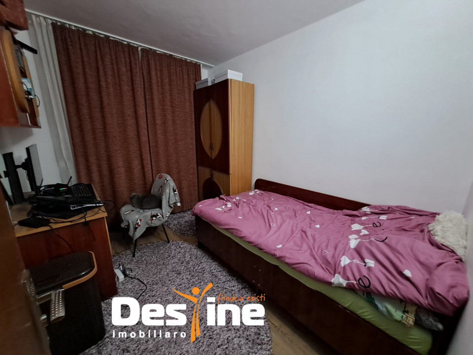 Alexandru cel Bun - Zimbru  apartament 4 camere, semidecomandat,  63,5 mp