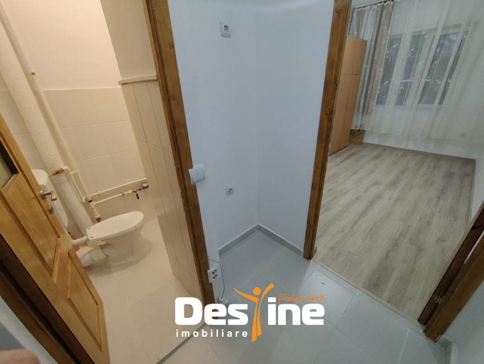 Garsonieră 16 mp + boxă 4 mp, COMPLET RENOVATĂ - Bularga