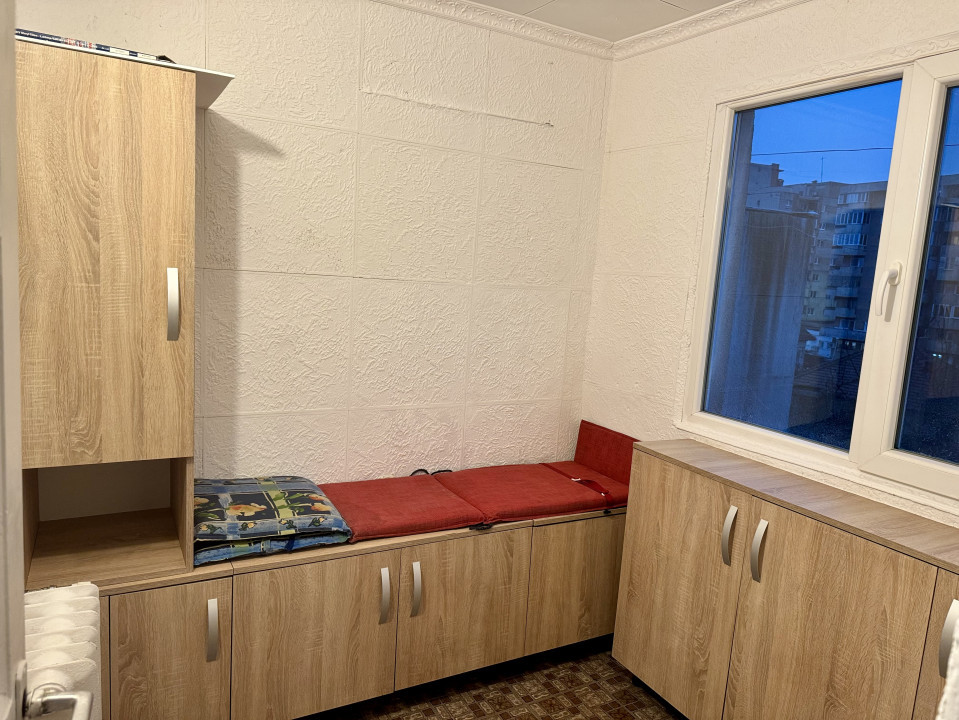 Apartament cu 3 camere bloc caramida Deva Gojdu