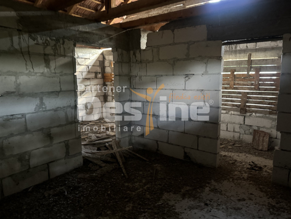 Casa de vanzare 4 camere la rosu Simeria