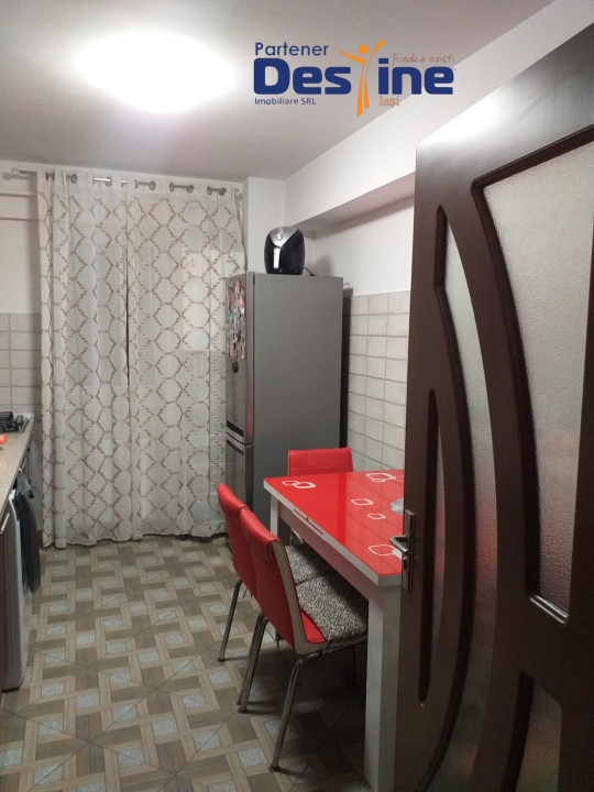 Apartament 3 camere DECOMANDAT 100 MP zona Păcurari - Șos. Rediu