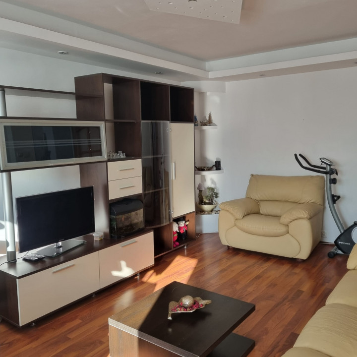 APARTAMENT DE VANZARE