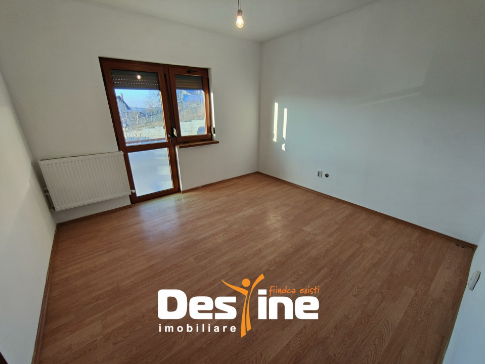 Apartament 2 camere la Vilă 86 mp+grădină - Plopii fără soț