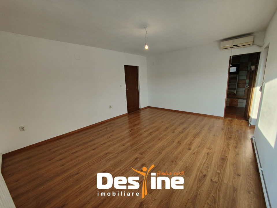 Apartament 2 camere la Vilă 86 mp+grădină - Plopii fără soț