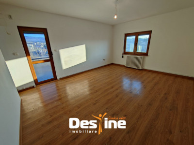 Apartament 2 camere la Vilă 86 mp+grădină - Plopii fără soț