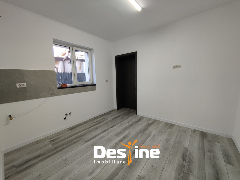 DE ÎNCHIRIAT-CASA 3 camere 62mp+Anexa GARSONIERA+400 mp teren-Sărărie