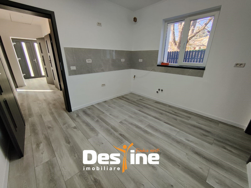 DE ÎNCHIRIAT-CASA 3 camere 62mp+Anexa GARSONIERA+400 mp teren-Sărărie