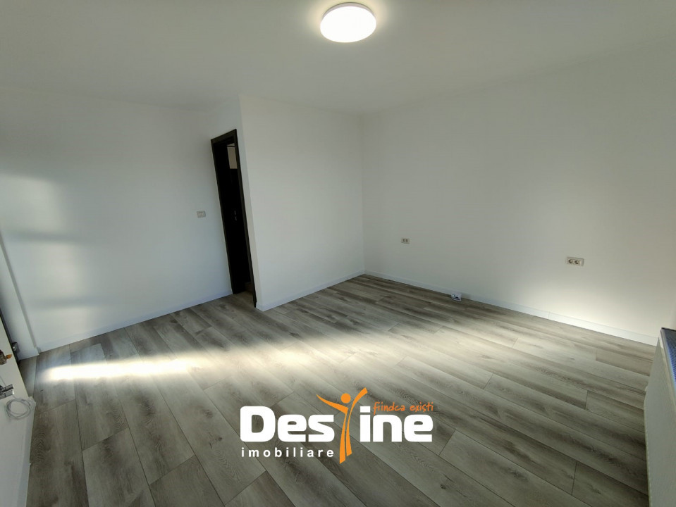 DE ÎNCHIRIAT-CASA 3 camere 62mp+Anexa GARSONIERA+400 mp teren-Sărărie