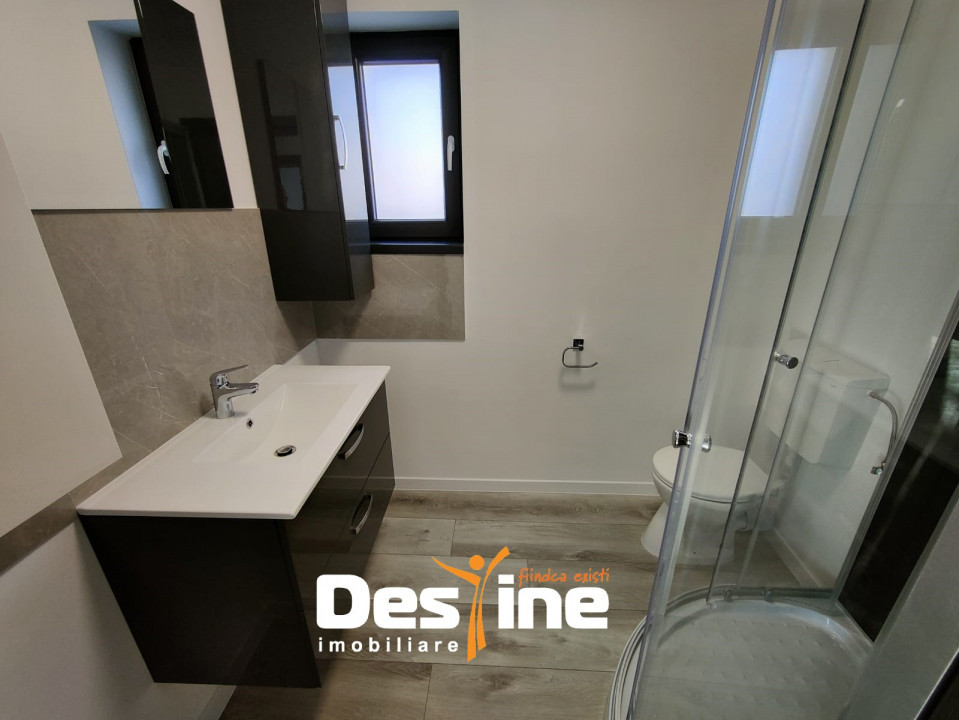 DE ÎNCHIRIAT-CASA 3 camere 62mp+Anexa GARSONIERA+400 mp teren-Sărărie