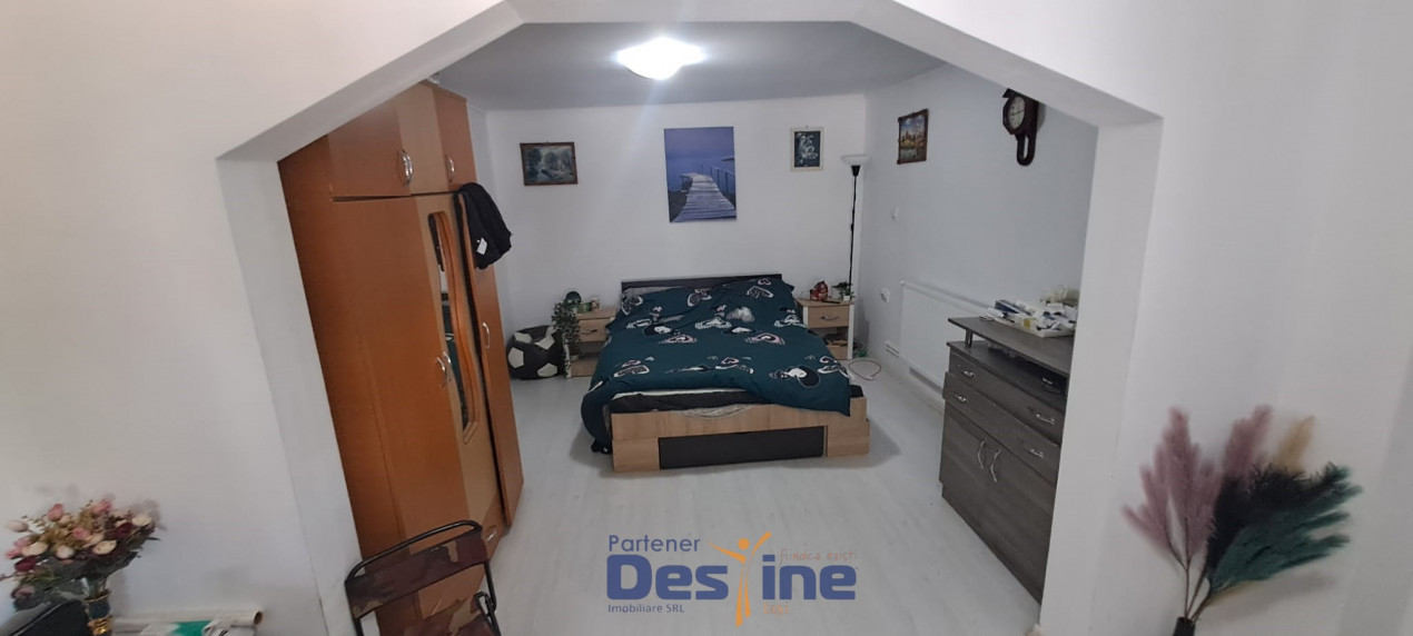 CASA  DE 41 MP CU TERASA SI CURTE DE 100MP,  GALATA 