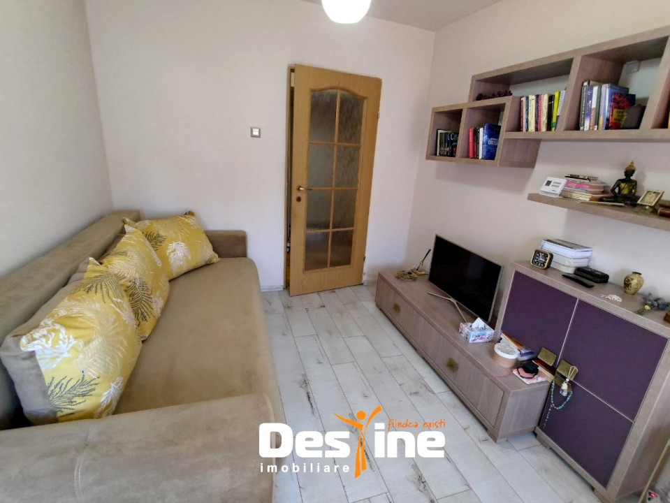 Roman Ultracentral - Apartament 3 camere decomandat 64mp Etaj 2