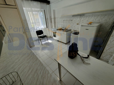 Apartament 3 camere decomandat ETAJ 3 80 MP cu boxă - Petrom PĂCURARI