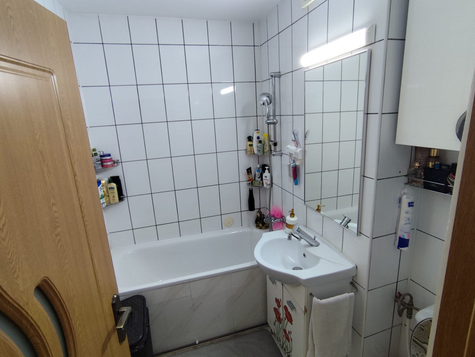 APARTAMENT DE VANZARE CALEA BUCURESTI 3 CAMERE ETAJ 4