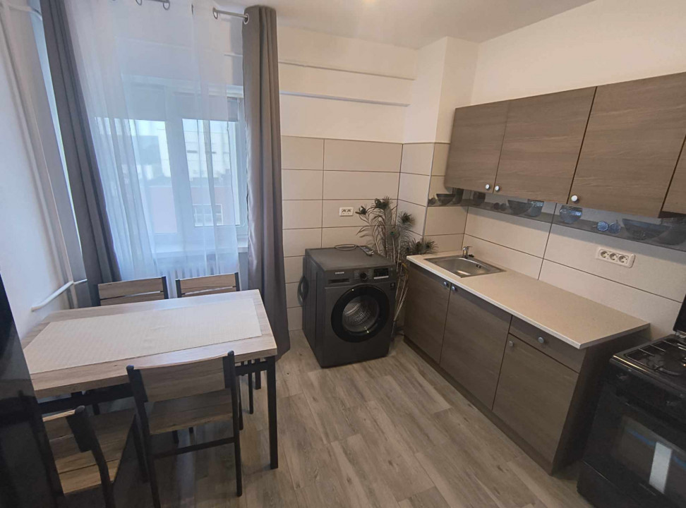 APARTAMENT 4 CAMERE DE VANZARE ULTRACENTRAL ETAJ 6