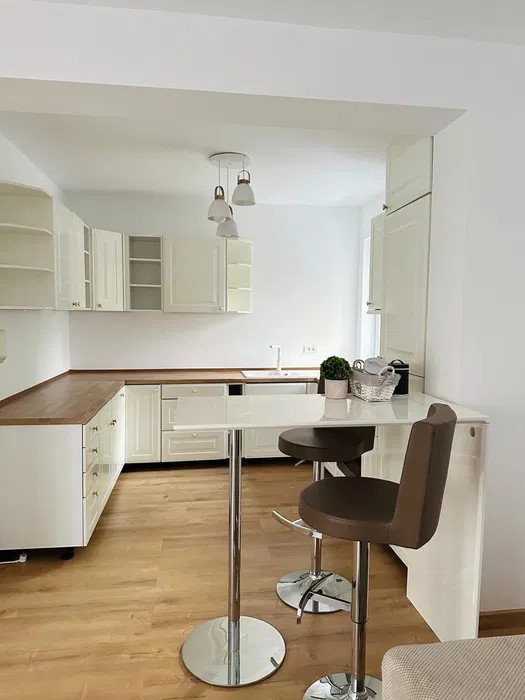 Apartament 2 camere lux 75 MP, etajul 1, TRACTORUL Brasov