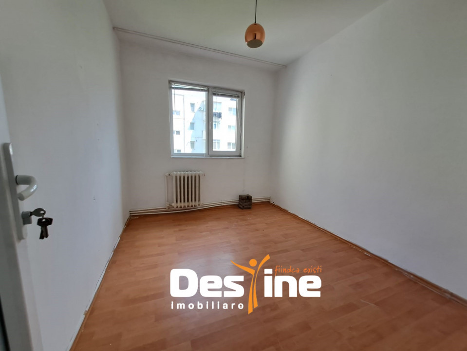Alexandru cel Bun - Zimbru, ap 3 camere, semidecomandat, 53.2 mp , et 2