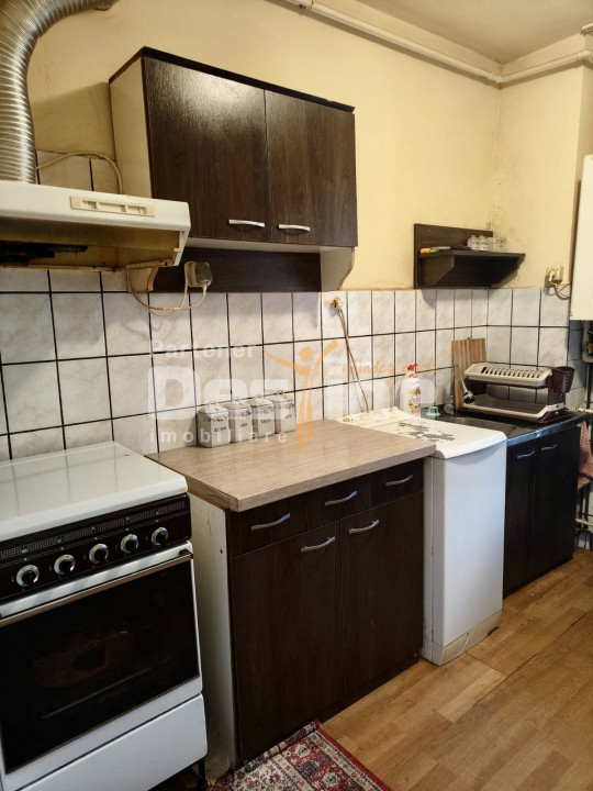 Apartament 2 camere bloc caramida etaj 1