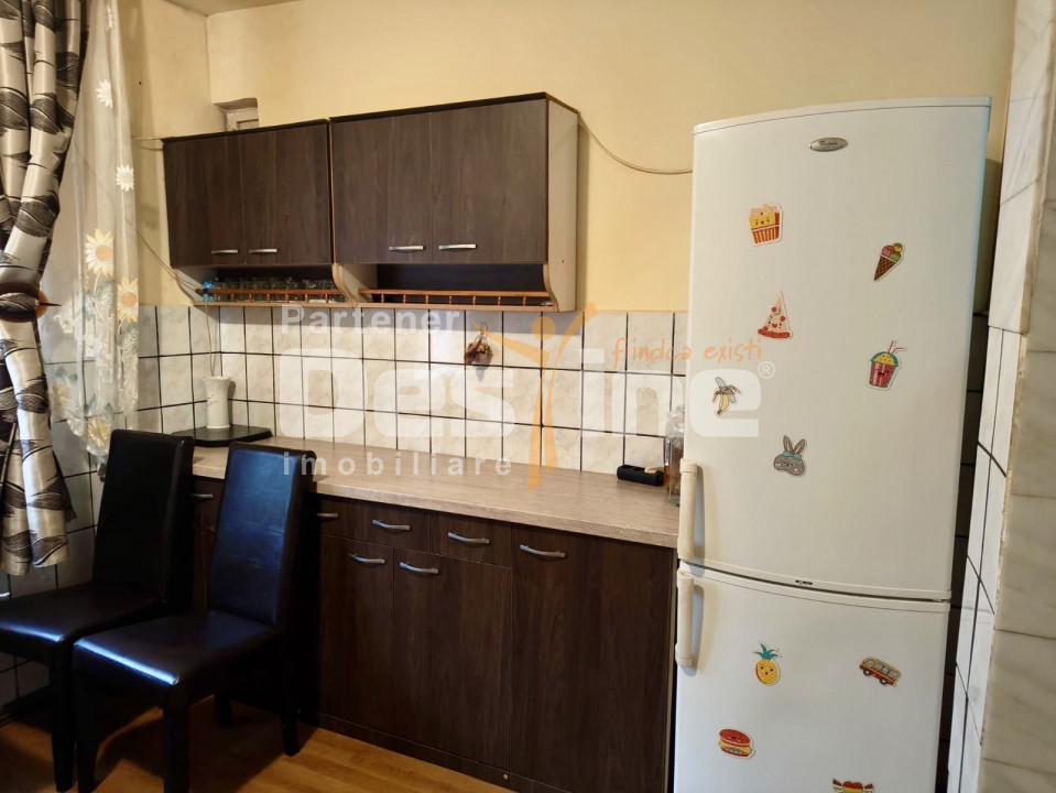 Apartament 2 camere bloc caramida etaj 1