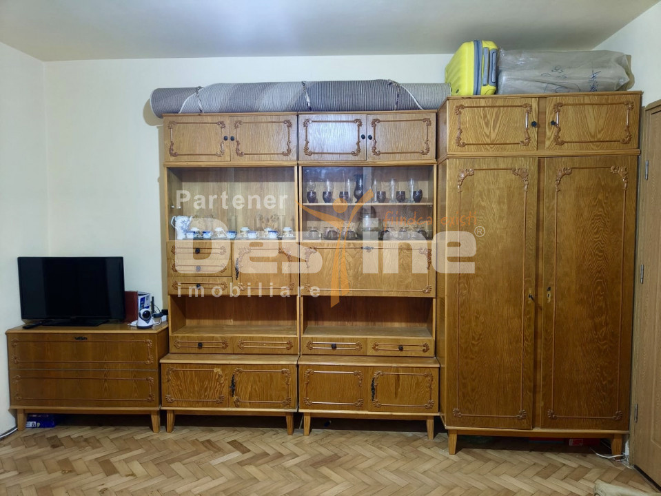 Apartament 2 camere bloc caramida etaj 1