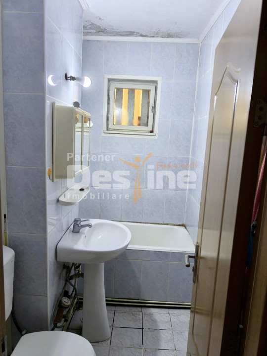Apartament 2 camere bloc caramida etaj 1