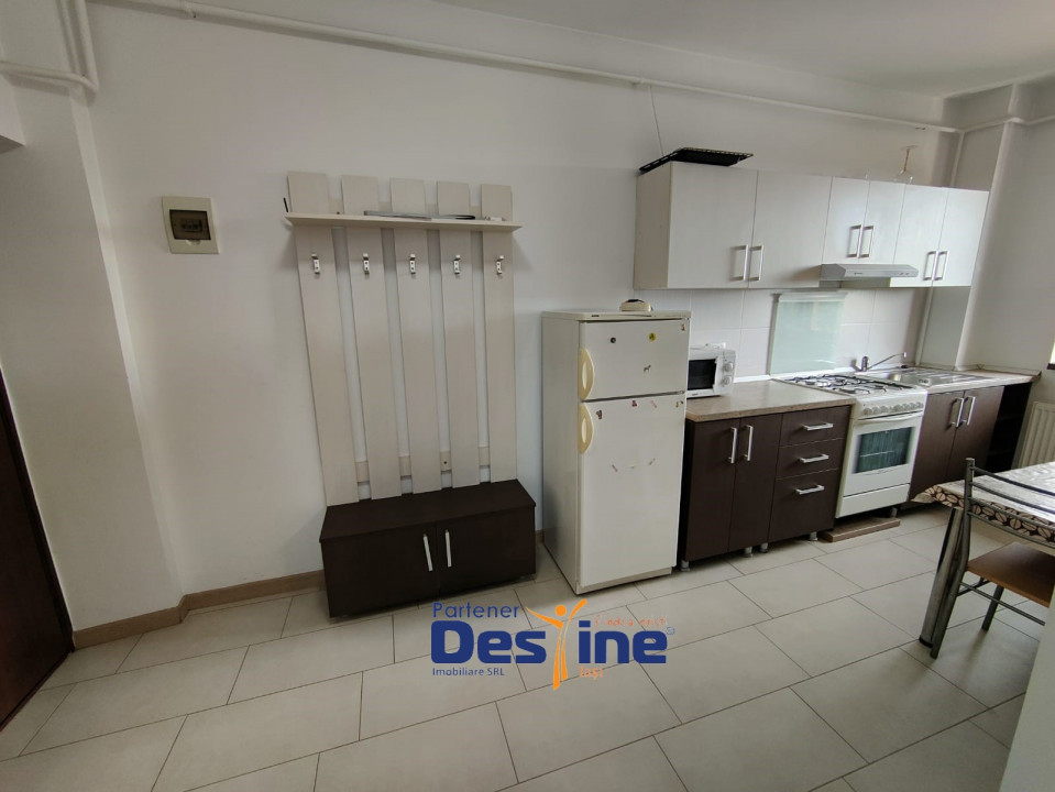 CHIRIE CUG Apartament 1C MOBILAT UTILAT et 4/4 cu POD balcon GEAM BAIE