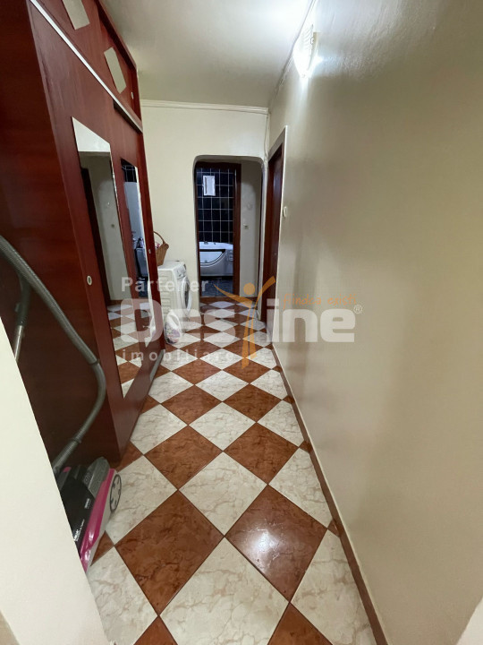 APARTAMENT 3 CAMERE DECOMANDAT, RAHOVA, DE VANZARE