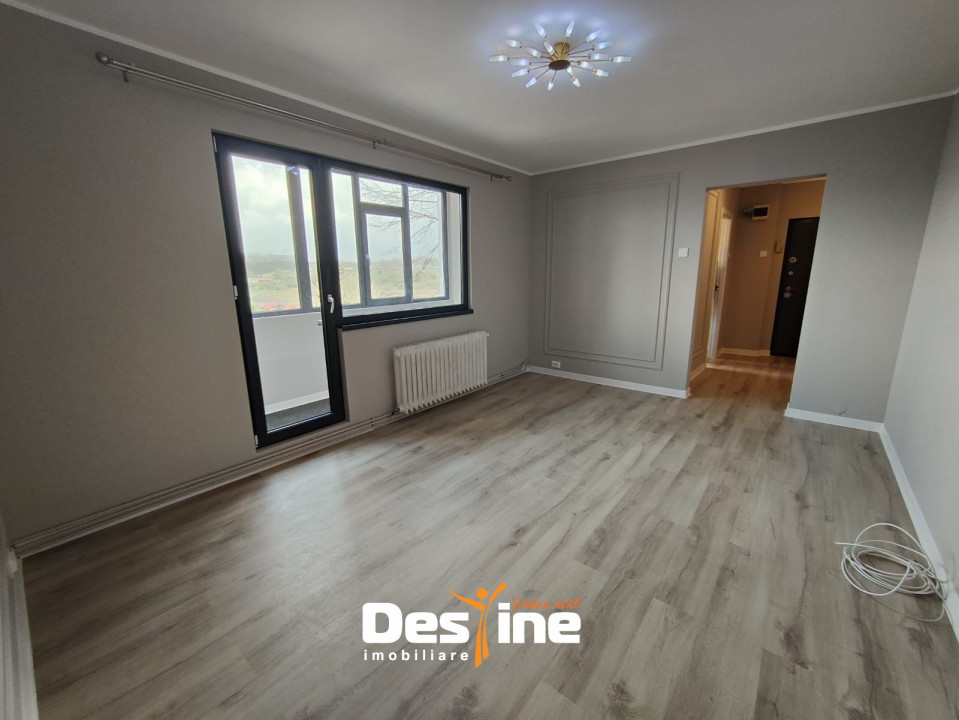 Tătărași - Apartament 3 camere 67 mp, intermediar, renovat