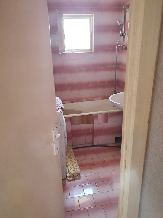 Apartament 3 camere cu centrala proprie