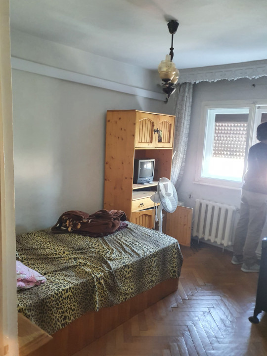 Apartament 3 camere cu centrala proprie