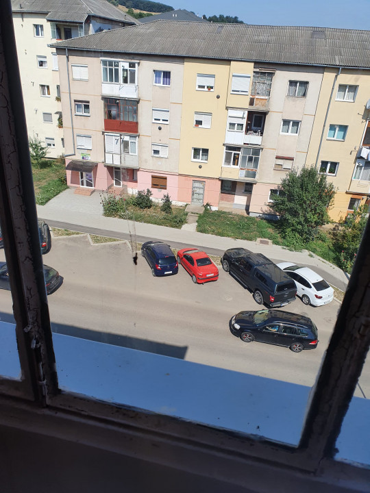 Apartament 3 camere cu centrala proprie
