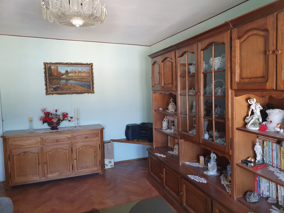 Apartament 3 camere cu centrala proprie