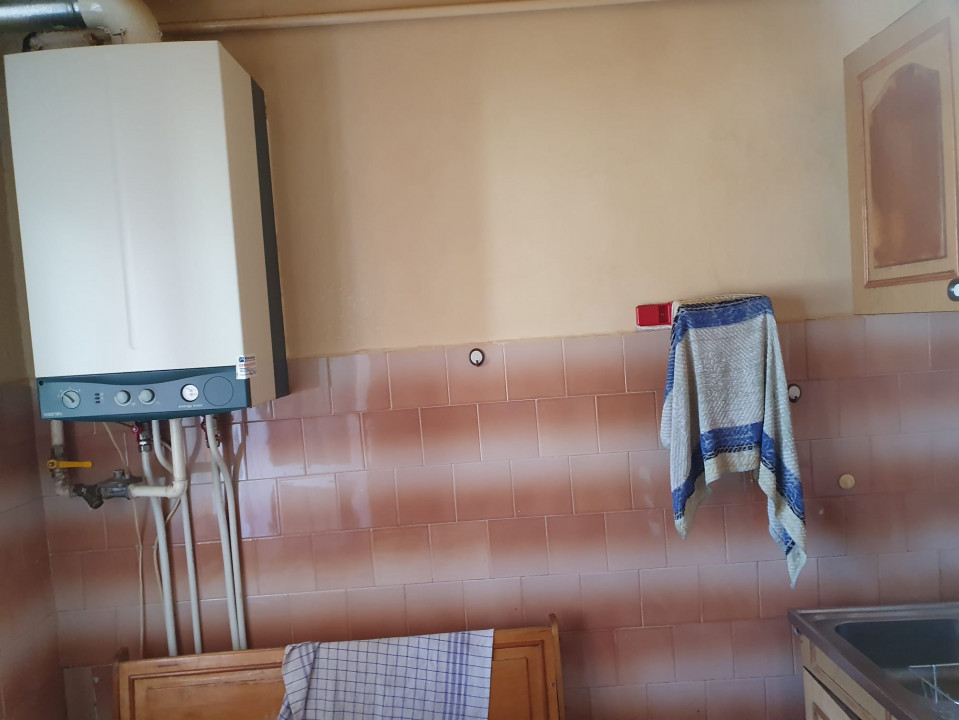 Apartament 3 camere cu centrala proprie