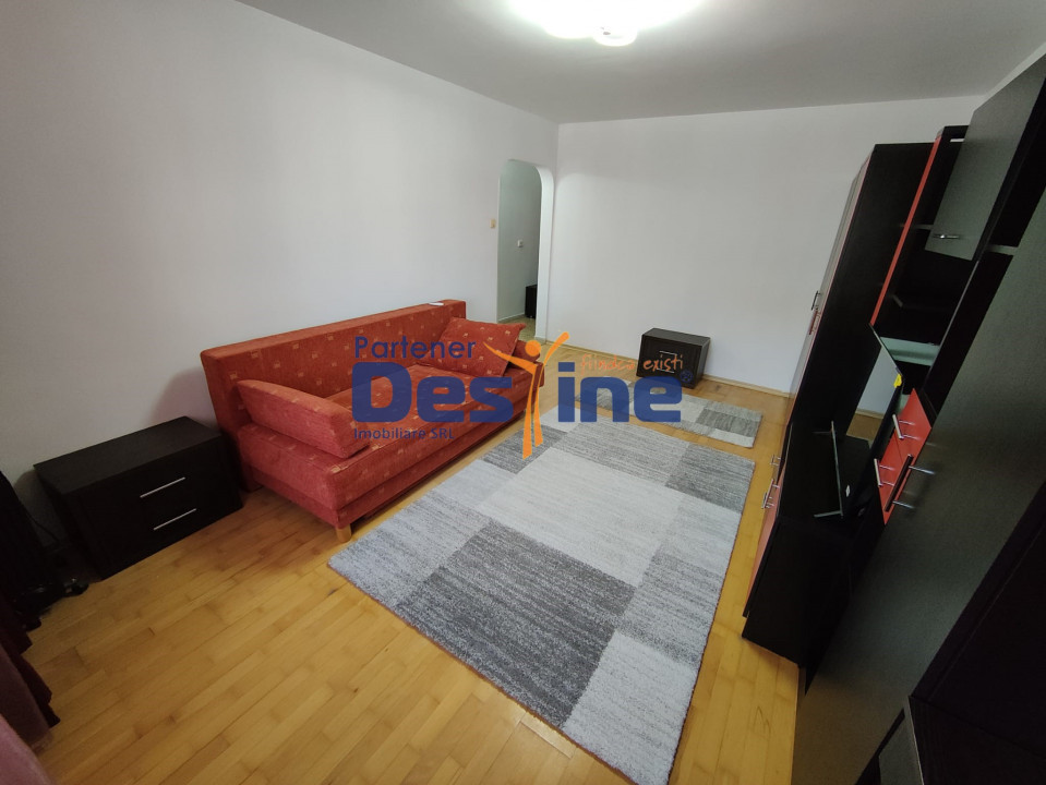 Chirie - Nicolina I - Apartament 1 cameră, Etaj 1, renovat