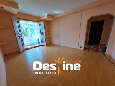 DACIA, Apartament 3 camere, SEMIDECOMANDAT, 53.2 MP
