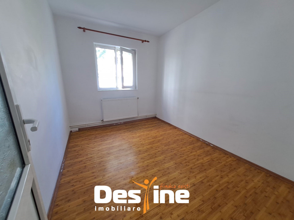 DACIA, Apartament 3 camere, SEMIDECOMANDAT, 53.2 MP, ET 1, 85.000 EURO