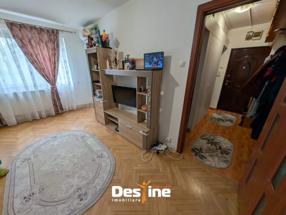 Zimbru - Apartament 2 camere etaj 2 mobilat + utilat