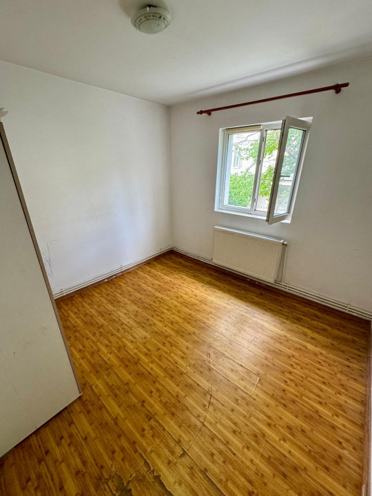 Locație excelentă în Dacia! 3 camere, etaj 1 – Apartament de renovat