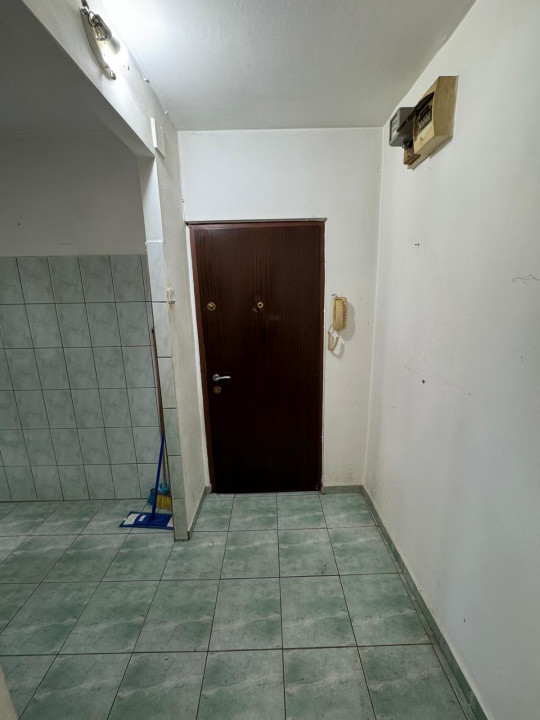 Locație excelentă în Dacia! 3 camere, etaj 1 – Apartament de renovat