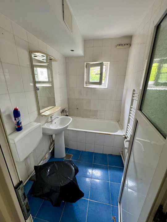 Locație excelentă în Dacia! 3 camere, etaj 1 – Apartament de renovat