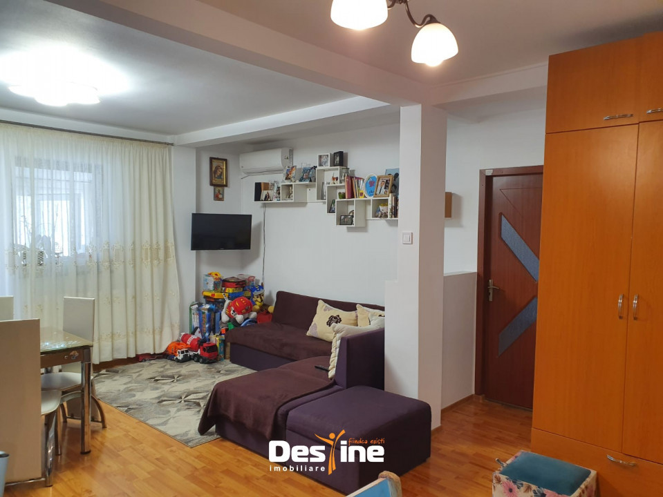 Apartament 3 camere 73 mp etaj 3 - zona Tătărași - Aviației