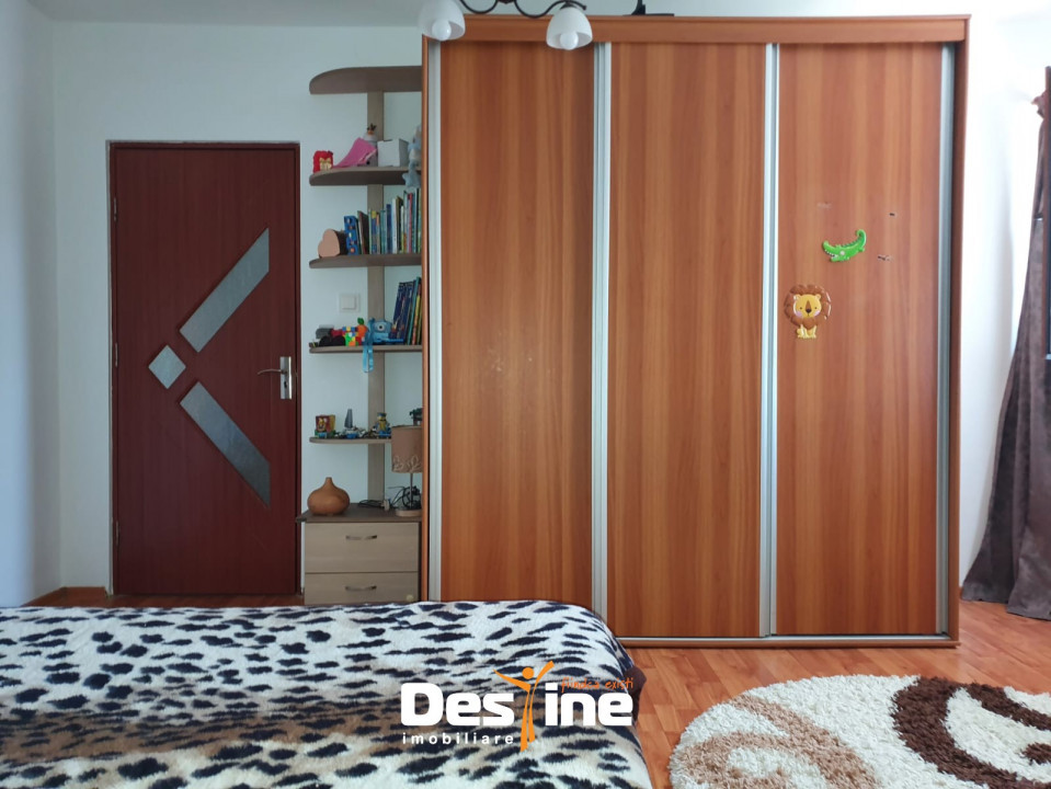 Apartament 3 camere 73 mp etaj 3 - zona Tătărași - Aviației