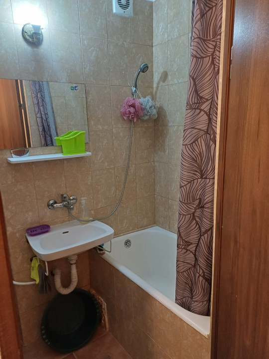 Apartament 2 camere de închiriat – Zona Alexandru cel Bun – 300€/lună