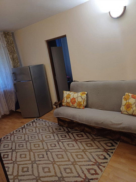 Apartament 2 camere de închiriat – Zona Alexandru cel Bun – 300€/lună