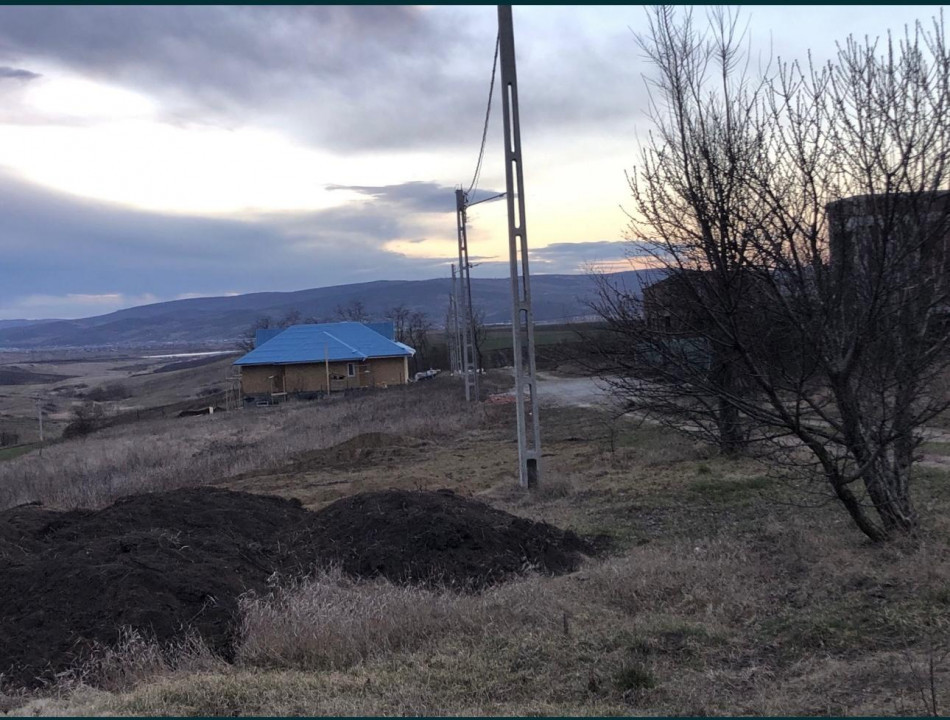 Teren intravilan de vânzare – Aroneanu, Iași | 652 mp | Zonă panoramică