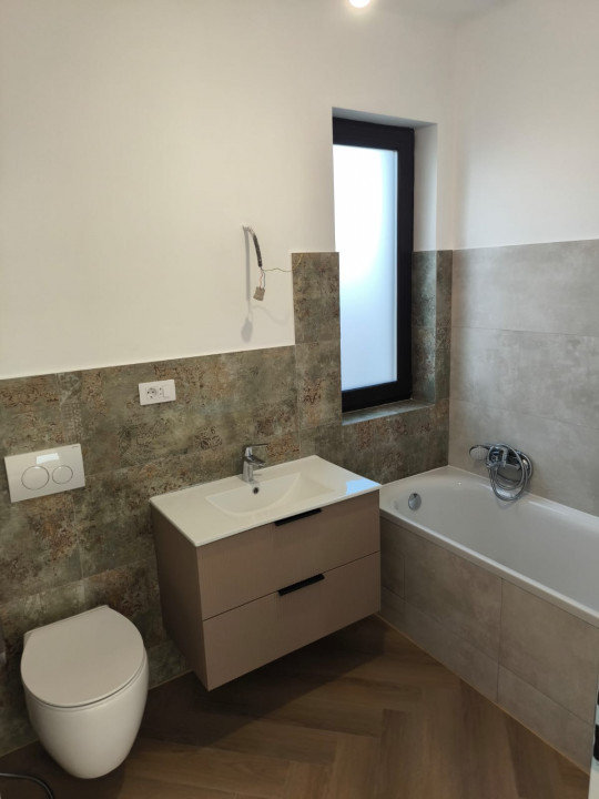 Casa 4 camere , super calitate Blvd. Poitiers Hlincea