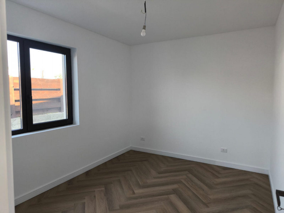 Casa 4 camere , super calitate Blvd. Poitiers Hlincea