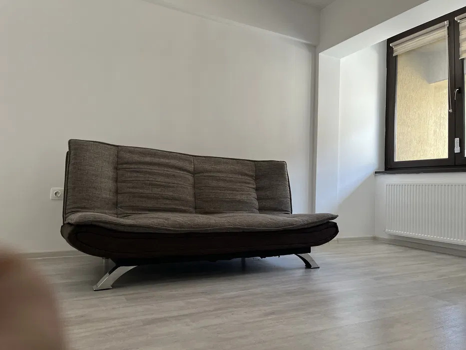 Apartament de Închiriat – Zona Coresi-Tractoru