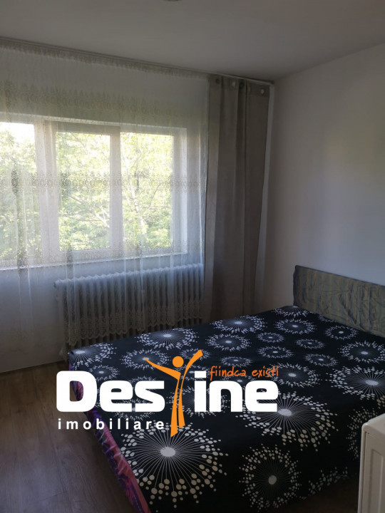 INCHIRIEZ CAMERA CAMIN,  BAIE PROPRIE (CU GEAM)